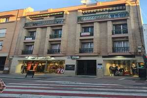 Commercial premise for sale in Linares, Jaén. 